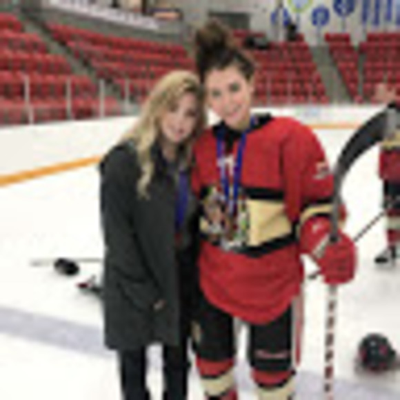 Meet your Posher, Stephanie - Picture 1 of 1